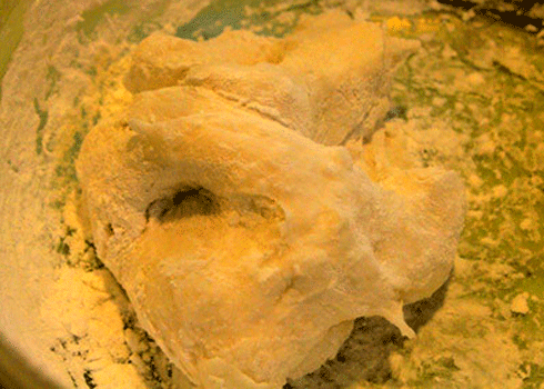 bánh bột lọc gói lá chuối